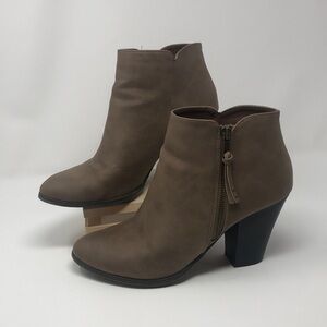 Charlotte Russe Medium Brown 3 in Heeled Boots Size 9